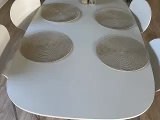 Spisebord