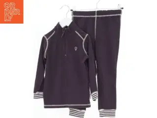 Børne fleecesæt fra Pomp de Lux (str. 104)