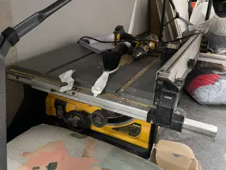DeWalt bordsav