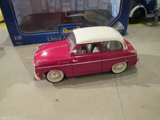 Lloyd Alexander  Revell  1:18