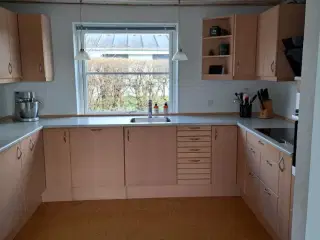 Køkken - Svane - inkl. hvidevarer