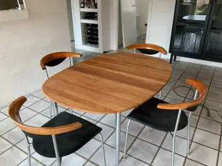 Spisebord med 4 stole 