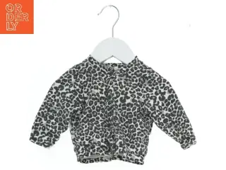 Leopardmønstret cardigan til børn fra H&M (str. 62)