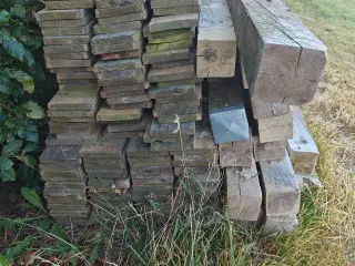 Stolper og brædder
