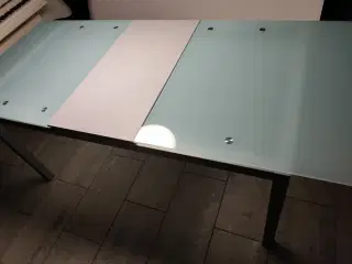 Spisebord i glas/stål