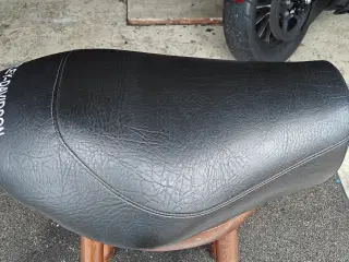 Harley Davidson xl 883n iron sæde