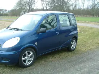 toyota yaris verso