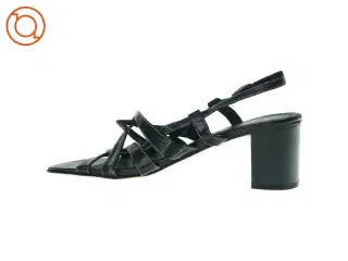 Sandaler (str. 40 )