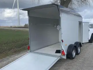 Dubon C500 trailer