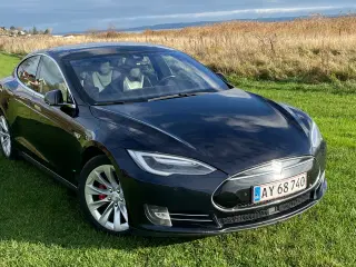 Tesla S P85D