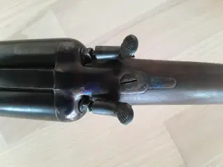 Jagtgevær Husqvarna underlukke.