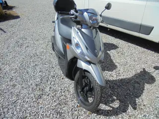 Suzuki Mc Scooter UK110
