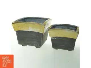 Sæt med to firkantede potter (str. 18. x. 18. cm. og. 14. x. 14. cm)