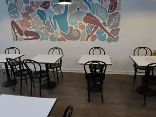 4 stk. caféborde med 8 stk. caféstole