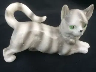 Foreign porcelæns kat