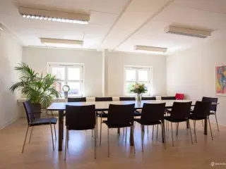 Storrumskontor med trægulv