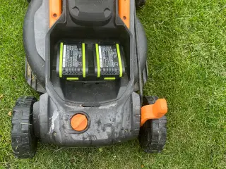 Worx plæneklipper med batteri 