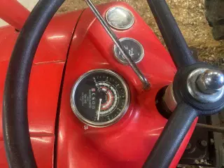 Massey Ferguson 35.