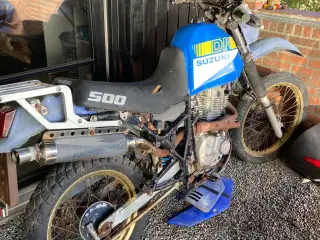 Suzuki dr 500 s giv et bud 