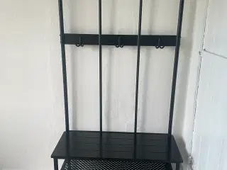 Tøjstativ med skoopbevaring