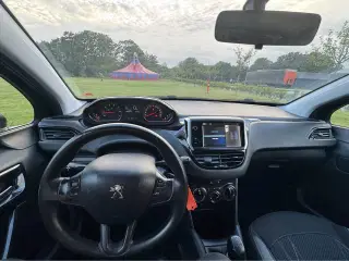 2013 Peugeot 208 active