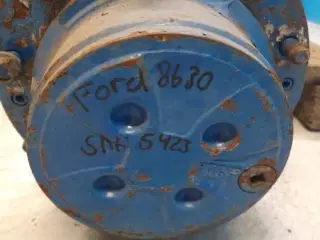 Ford 8630 Foraksel APL 355
