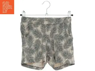 Beige shorts med bladprint fra Name It (str. 128)