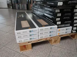 8 pakker gulvplanker UNIKA PLANKE 048 Havanna Eg