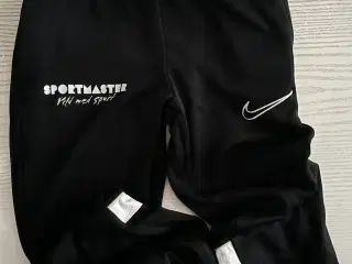 Sportstøj, Trøje og bukser, NIKE str. 128