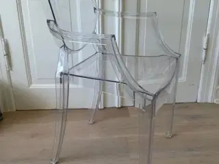 Kartell Louis Ghost krystal stol