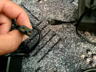 Diverse kabler, connectors, opladere og mus