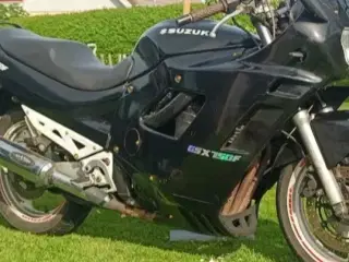 Suzuki GSX 750F fra 1990