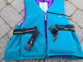 Brugte redningsveste sælges