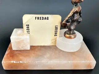 Tre forskellige evighedskalendere sælges