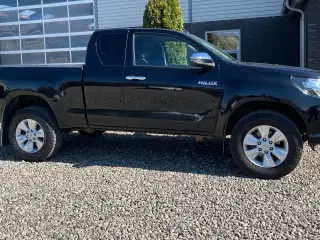 Toyota Hilux 4WD Pick-up med træk til 3200 kg. Meget velholdt