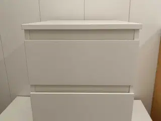 2 flotte sengeborde. Sælges samlet