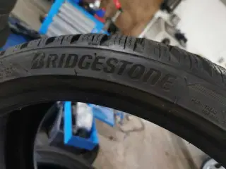 Bridgestone Blizzak LM 005 235/35 R19 91W XL