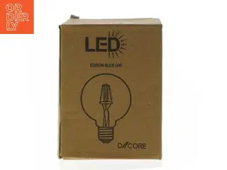 Stor LED pære fra DA'CORE (str. 14 cm)