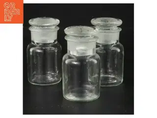 Tre glasflasker med låg (str. 3 stk 8,5 cm)