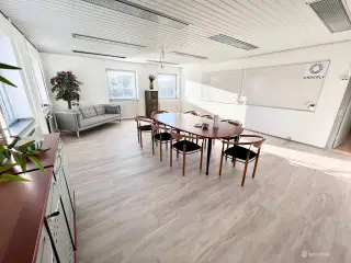 Kontorer og lagerplads til leje centralt i Slangerup