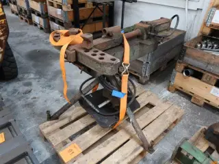 JERNBUKKER.
