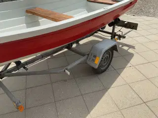 Jolle med motor sælges