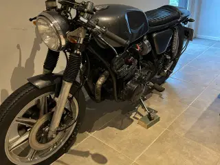 Yamaha xs750 race racer