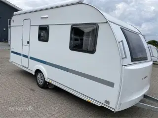 2025 - Adria Aviva 492 LU Adria Aviva 492 LU årg. 2025 med siddegruppe og 2 enkeltsenge med udtræk 5 sovepladser og 4 siddepladser