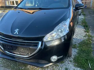 Peugeot 208 årg 2015 halvårlig afgift 390kr