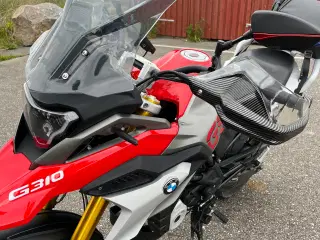 Flot BMW G 310 GS. farve rød
