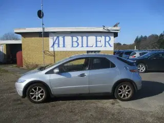Honda Civic 1,8 Executive