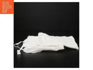 Hvide broderede pudebetræk (str. 2 styk, 43x37 cm)