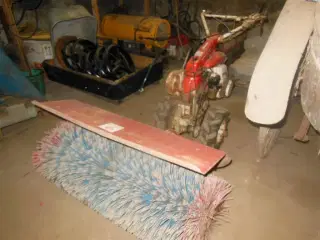 Iseki KF522 med kost