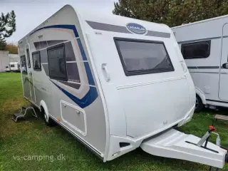2020 - Caravelair Artica 492   ATTRAKTIV CAMPINGVOGN MED ENKELTSENGE OG MASSER AF OPBEVARINGSPLADS